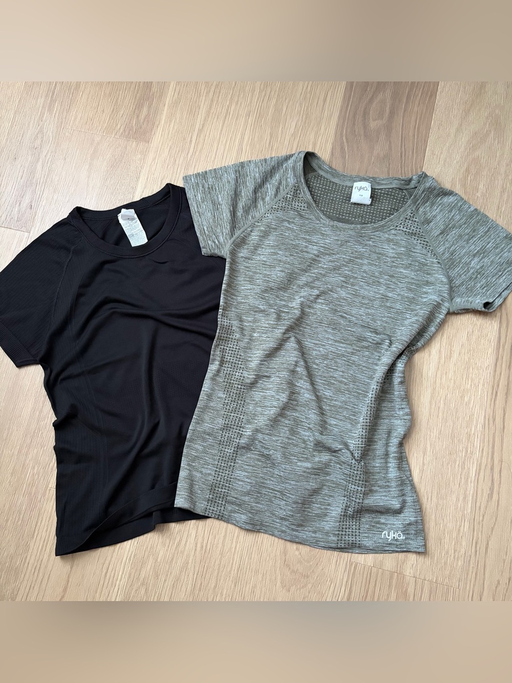 Old navy and Ryka M workout tops black/muted green gym running workout stretch